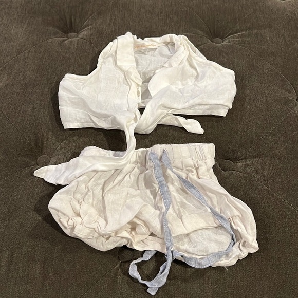 Linen Belly shirt & shorts size 18-24 months - Picture 2 of 3